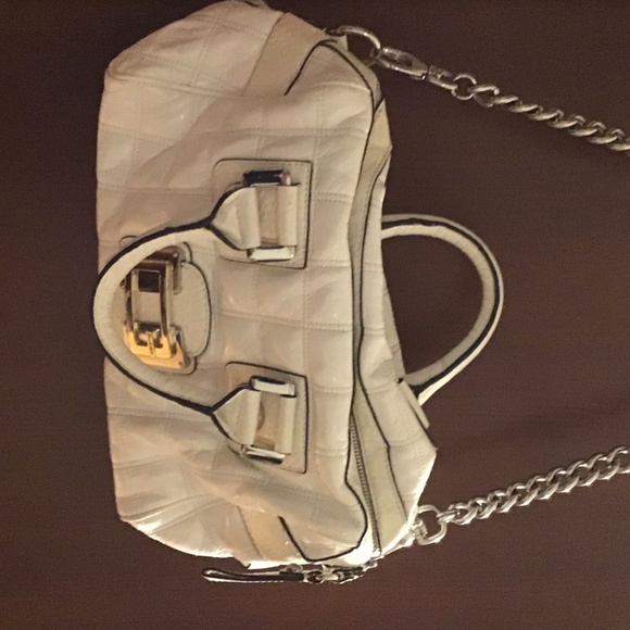 Guess handbag - Picture 2 of 3